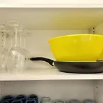 Sunny 60 M2 Apartment - Free Parking - Free Netflix