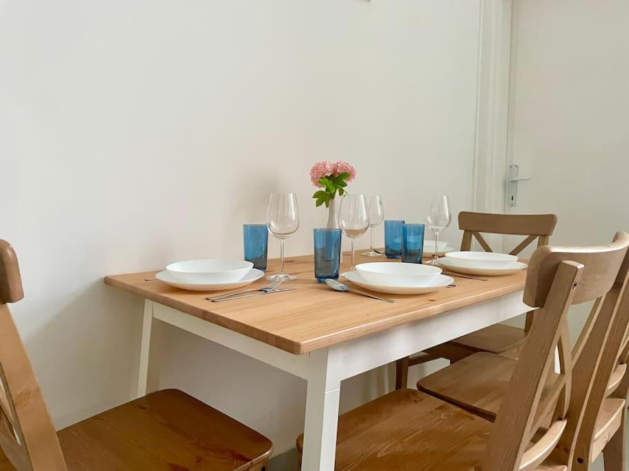 Sunny 60 M2 - Free Parking - Free Netflix Apartment Wien